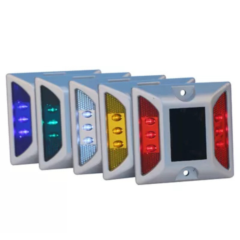 عيون قطط بالطاقة